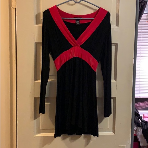 New York & Company Dresses & Skirts - Black and Red New York & Company Dress